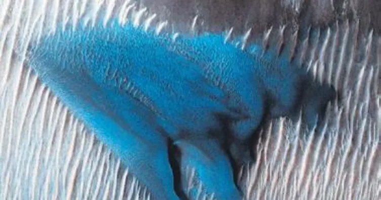 Kırmızı Gezegen’in turkuvaz kumları