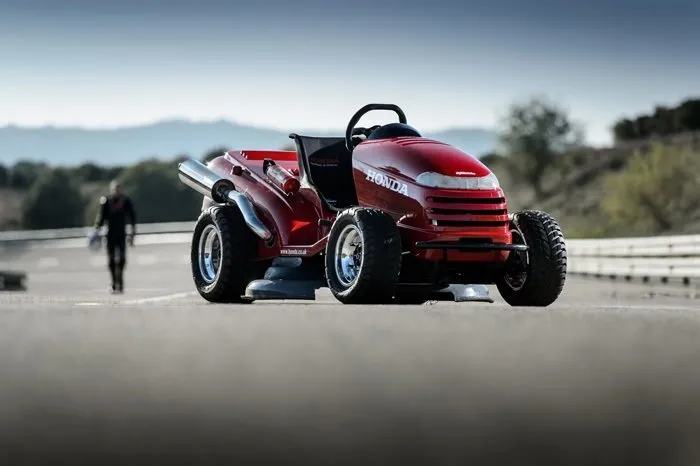 Honda’dan çim biçme makinesi ile dünya rekoru