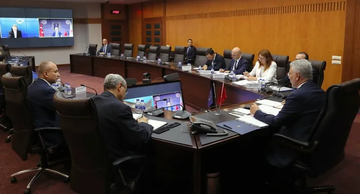 ab-ile-ticarette-yeni-donem-bakan-omer-bolat-uzlastik-diyerek-duyurdu-1691438601711.jpg