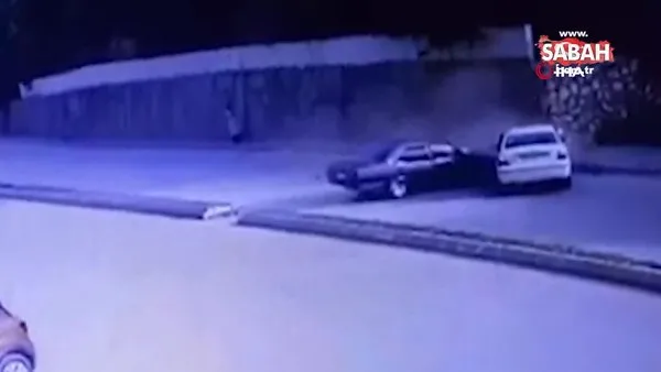 Tokat’ta feci kaza kamerada: Virajı alamayan araç karşı şeride uçup otomobille kafa kafaya çarpıştı | Video