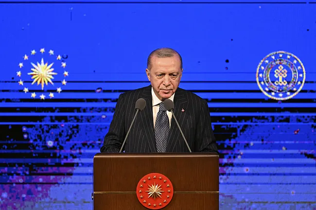 baskan-erdogan-yasayan-insan-hazineleri-odulleri-toreninde-konusuyor-bizler-cok-koklu-birikimin-mirascisiyiz-1768913737909.jpeg Başkan Erdoğan, Yaşayan İnsan Hazineleri Ödülleri töreninde konuşuyor: Bizler çok köklü bir birikimin mirasçısıyız