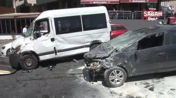 Ataşehir’de servis aracı ile otomobil kafa kafaya çarpıştı: 3 yaralı