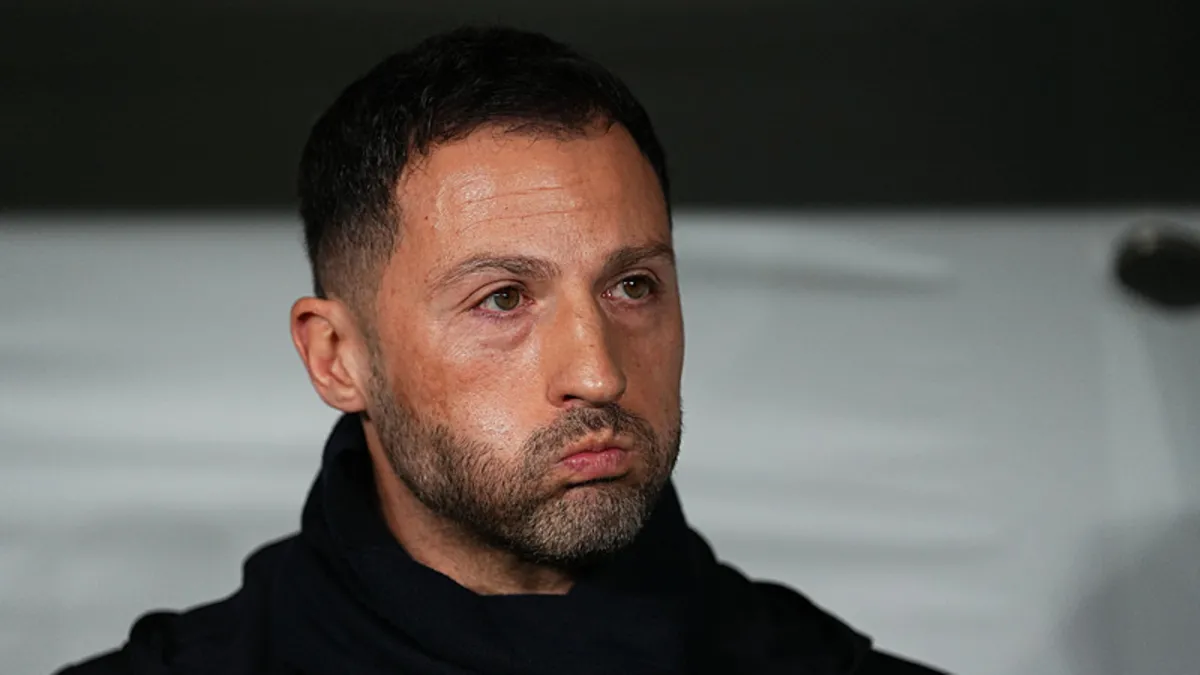 Domenico Tedesco: “Birkaç hafta bizimle olamayacak” Domenico Tedesco: “Birkaç hafta bizimle olamayacak”