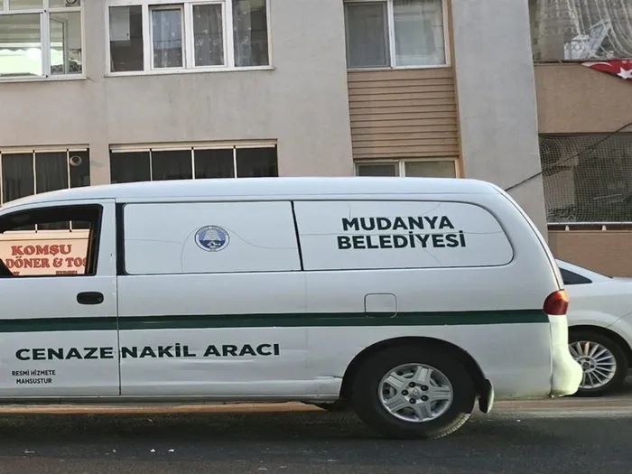 evinde-altinlari-icin-oldurulen-kadinin-cinayet-suphelisi-birlikte-poz-verdigi-komsusu-cikti-1784879144676.jpg