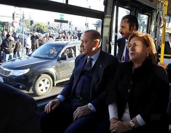 Cumhurbaşkanı Erdoğan, TEMSA'nın elektrikli otobüsü ile Mabeyn Köşkü'ne gitti