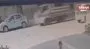 Okul servisi bekleyen 10 yaşındaki çocuğa kamyonet kasasının kapağı böyle çarptı | Video