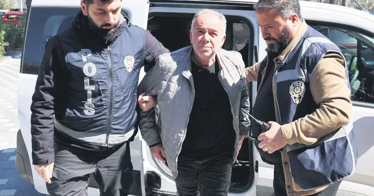 CHP’li eski başkan mağazayı kurşunladı