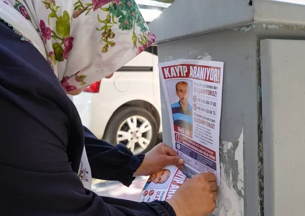 manisada-veli-ak-kayiplara-karisti-ailesi-her-yerde-onu-ariyor-ben-gidiyorum-diyerek-cikti-bir-daha-donmedi-1782376085288.jpg