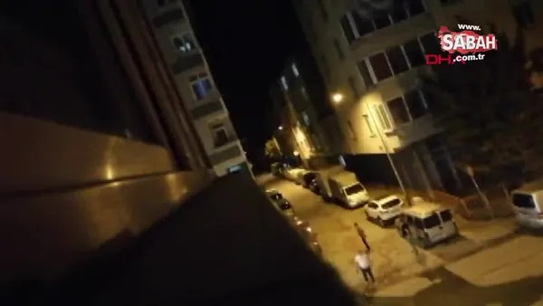 İstanbul Sultangazi'de 2 kişinin kahvehaneye silahla ateş açtığı anlar kamerada | Video