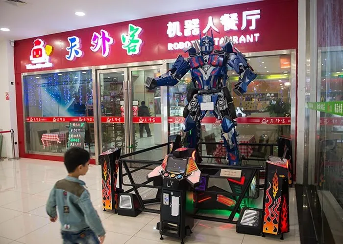 Çin’de Robot Restoran