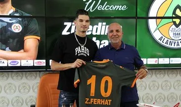 Son dakika: Alanyaspor, Cezayirli Zinedine Ferhat’ı transfer etti!  Zinedine Ferhat kimdir, kaç yaşında ve nereli?