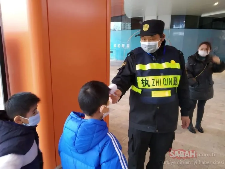 25 milyonluk Şangay hayalet şehre dönüştü! Koronavirüs endişesi nedeniyle okullar online eğitim sistemine geçiyor