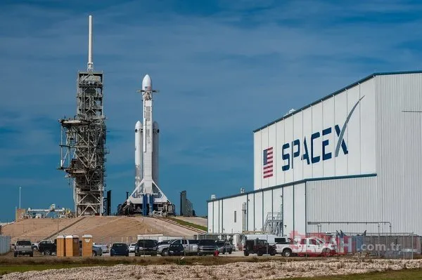 Starlink nedir, ne demek? Elon Musk’a ait SpaceX’in Starlink uyduları ne işe yarar, nasıl çalışır?