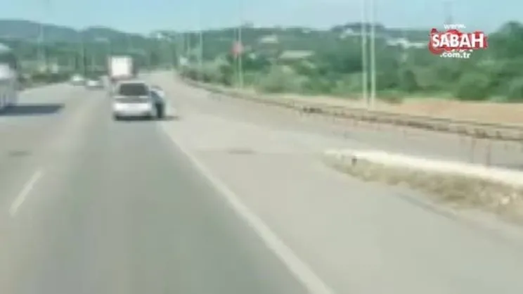 Bursa’da trafikte korku dolu anlar... Ölümden böyle döndü | Video