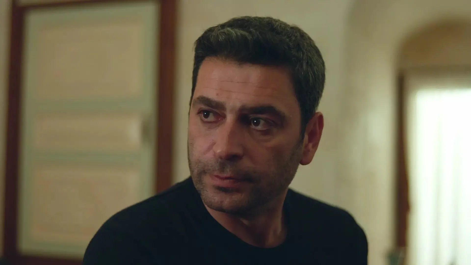 Uzak Şehir 20. bölüm izle! Kanal D Uzak Şehir 20. bölümü tek parça ve full HD izle seçenekleri!