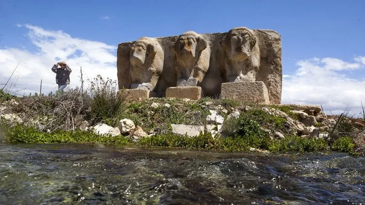 Eflatunpınar Kaya Anıtı