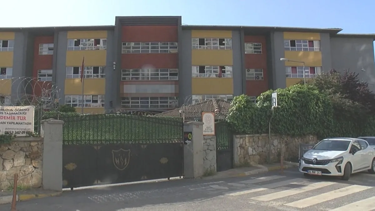 Okulda kan donduran olay: Arkadaşını bıçaklayarak kaçtı!