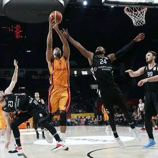 Derbide zafer Galatasaray Odeabank'ýn