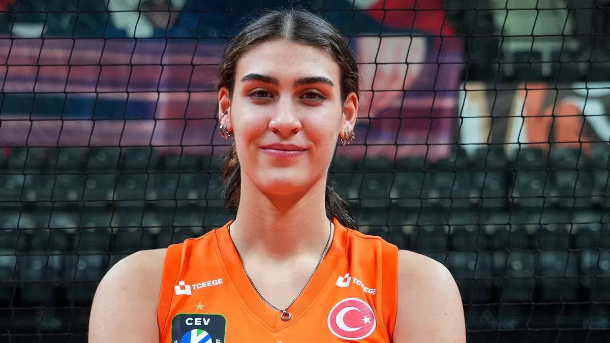 Karmen Aksoy, Eczacıbaşı Peron İstanbul'da!