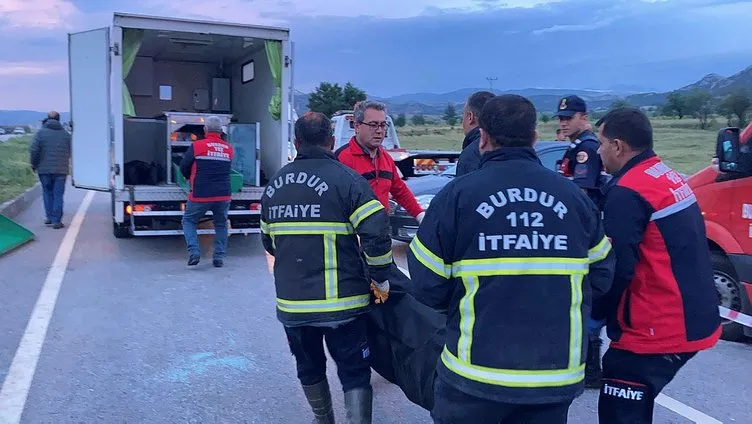 Burdur'da feci kaza! Ortalık savaş alanına döndü: 5 ölü, 5 yaralı