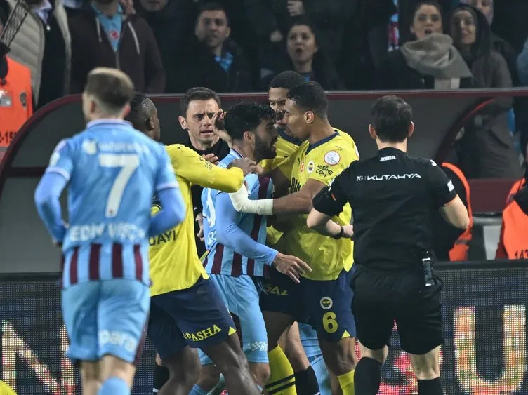 Son dakika haberleri: Ahmet Çakar olaylı maç sonrası Halil Umut Meler’e yüklendi! Futbola ihanetidir