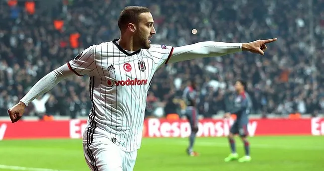 Cenk attı, Vodafone Arena’da sirtaki çaldı