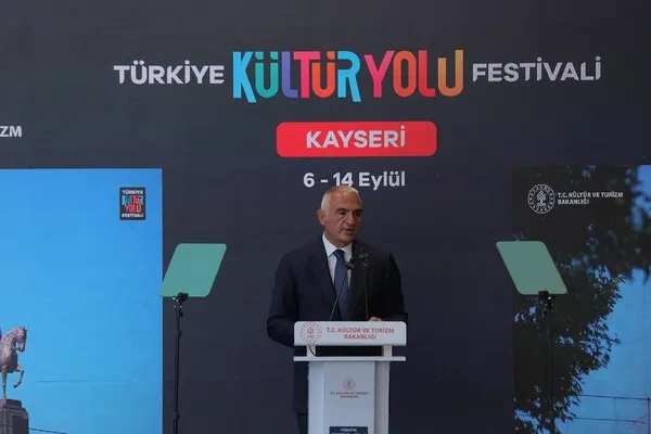 kultur-ve-turizm-bakani-mehmet-nuri-ersoy-kayseride-kultur-yolu-festivalinin-acilisina-katildi-1757070621000.jpg