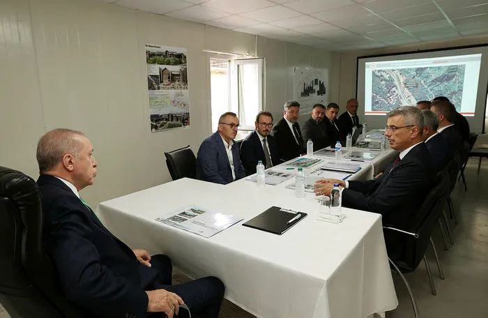 baskan-erdogan-guneysu-devlet-hastanesi-insaatini-yerinde-inceledi-1722088148342.jpg