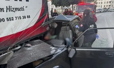 Aydın'da feci kaza kameraya yansıdı: Park halindeki kamyonete ok gibi saplandı! 1 ölü, 4 yaralı #aydin