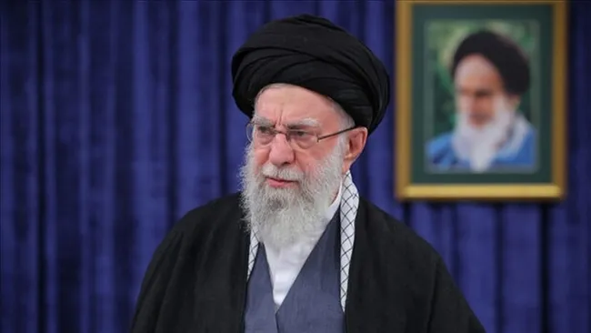 abd-baskani-trump-hamaney-oldu-dedi-iran-lideri-paylasim-yapti-1772322593085.jpg SON DAKİKA I İran medyası da iddiaları doğruladı: Hamaney hayatını kaybetti!
