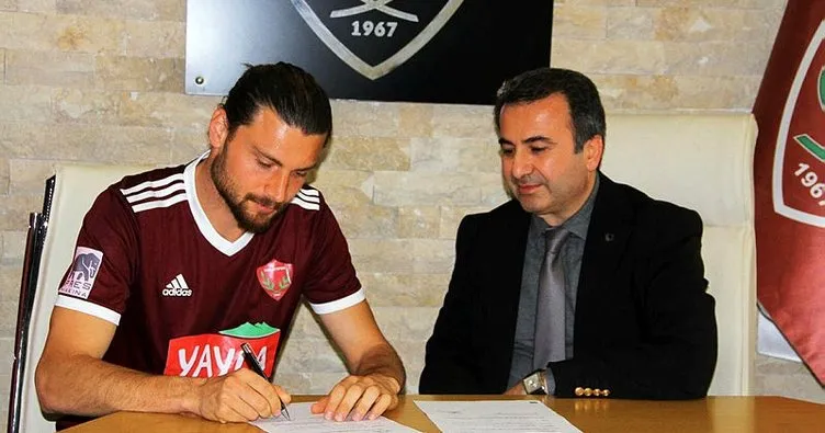 Hatayspor’da çifte imza