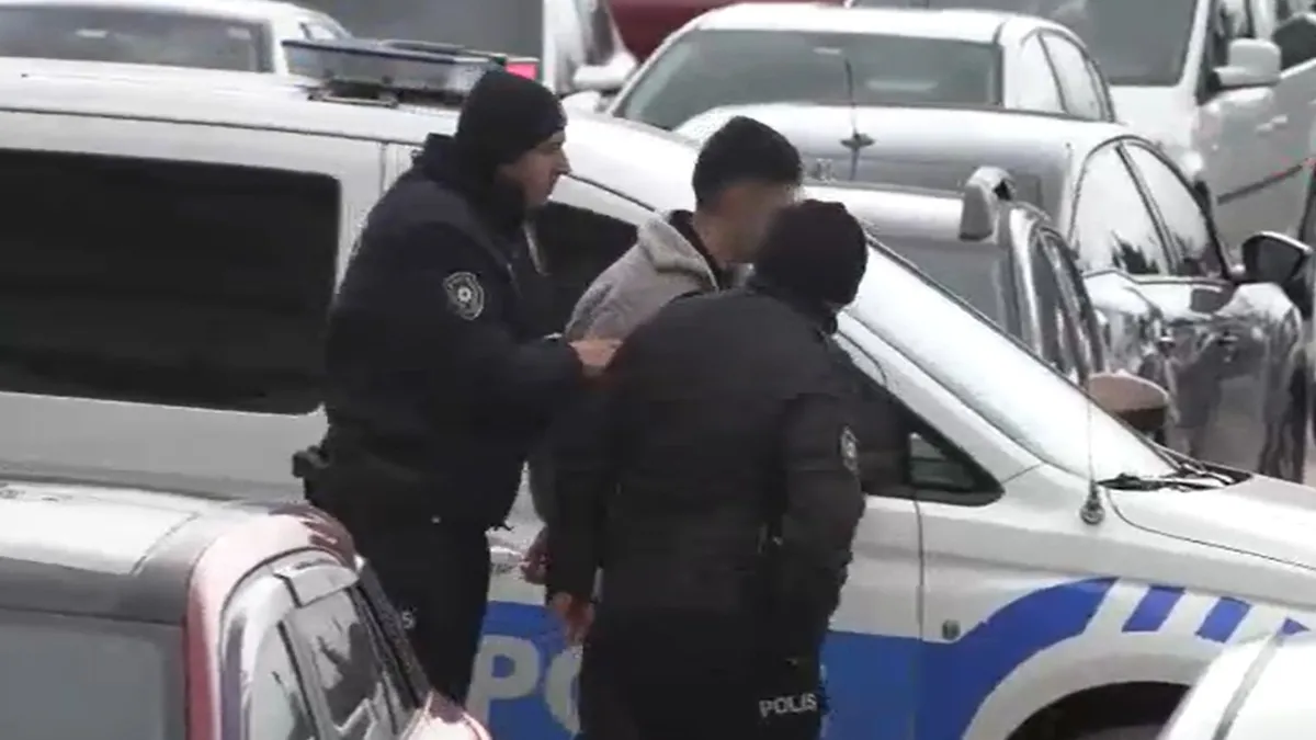 Bolu’da emekli çifti dolandıran 3 şüpheli yakalandı Bolu’da emekli çifti dolandıran 3 şüpheli yakalandı