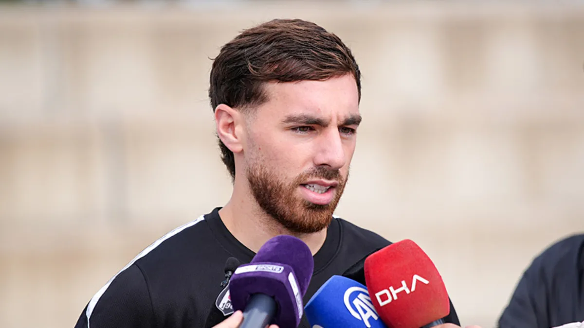 Beşiktaş kaptanı Orkun Kökçü, yeni transfer Salih Özcan'ın takıma katacağı değer hakkında açıklama yapıyor.
