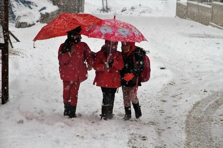 İstanbul yarın okullar tatil mi? 6 Şubat  Ankara ve İstanbul’da yarın okullar tatil mi? İşte kar tatili olan iller