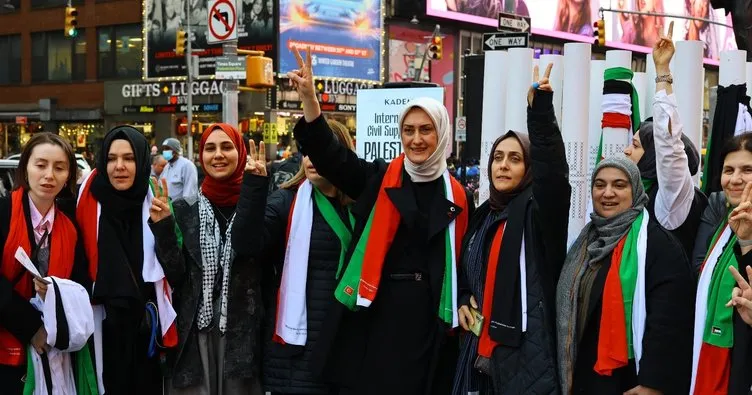 KADEM, Times Meydanı’nda Filistinli kadınlarla dayanışma etkinliği düzenledi