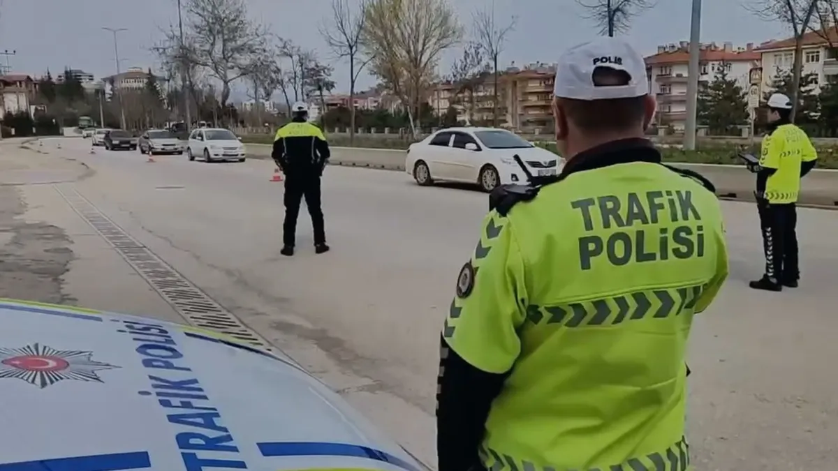 SON DAKİKA! İçişleri Bakanı Ali Yerlikaya acı tabloyu açıkladı: Bayramda 27 vatandaş hayatını kaybetti SON DAKİKA! İçişleri Bakanı Ali Yerlikaya acı tabloyu açıkladı: Bayramda 27 vatandaş hayatını kaybetti