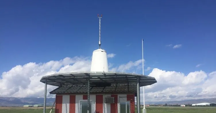 Yalova’da VOR antenlerine yıldırım isabet etti