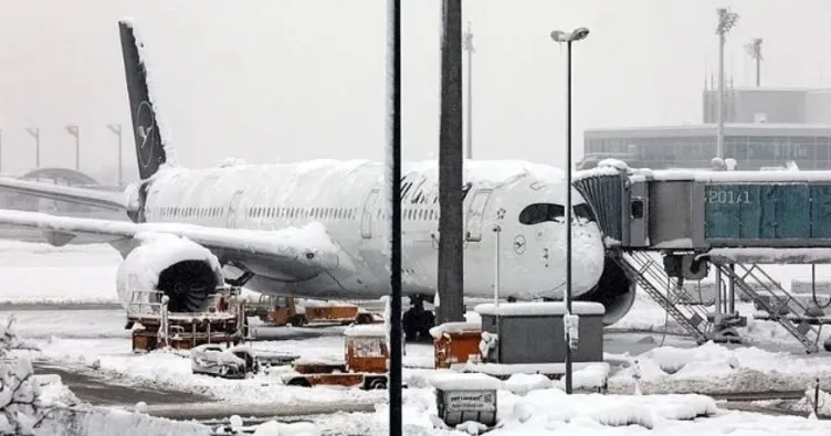 Münih’teki kar yağışı nedeniyle binlerce valiz havalimanında kaldı