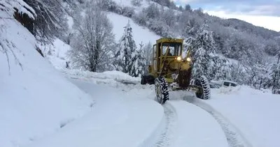 Karabük’te kar yağışı nedeniyle kapanan köy yolları tek tek açılıyor