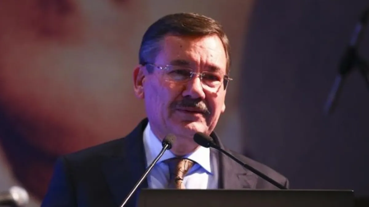 Melih Gökçek’ten Mansur Yavaş’a sert eleştiriler: Teslim ettiğimiz hizmetleri bile yürütemedi Melih Gökçek’ten Mansur Yavaş’a sert eleştiriler: Teslim ettiğimiz hizmetleri bile yürütemedi