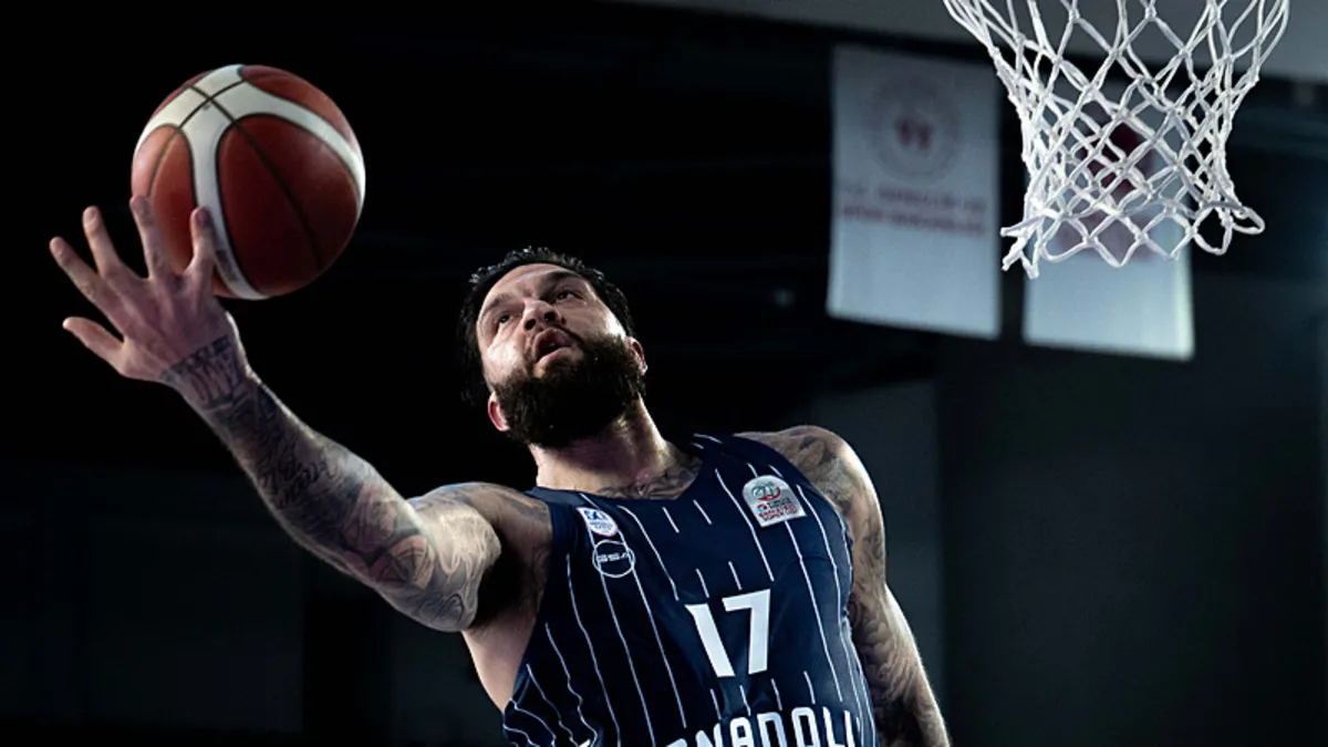 Anadolu Efes, Vincent Poirier ile yollarını ayırdı!