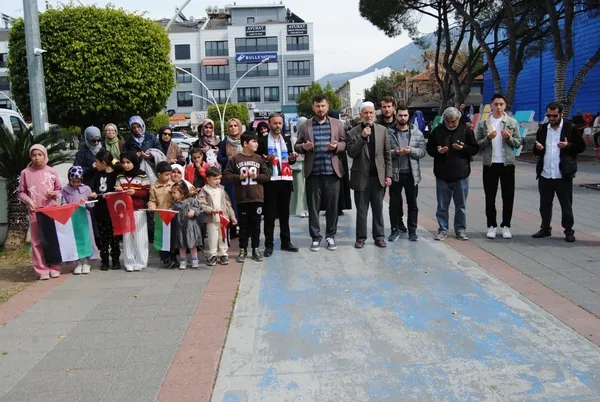 fethiyede-filistin-ve-iranda-katledilen-cocuklar-icin-eylem-yapildi-1773513812703.jpg