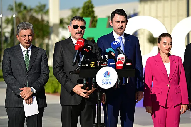 bakan-kurum-cop31-alanini-yerinde-inceledi-ekonomimize-2-milyar-dolarlik-hareket-olusturacak-1792682389933.jpg