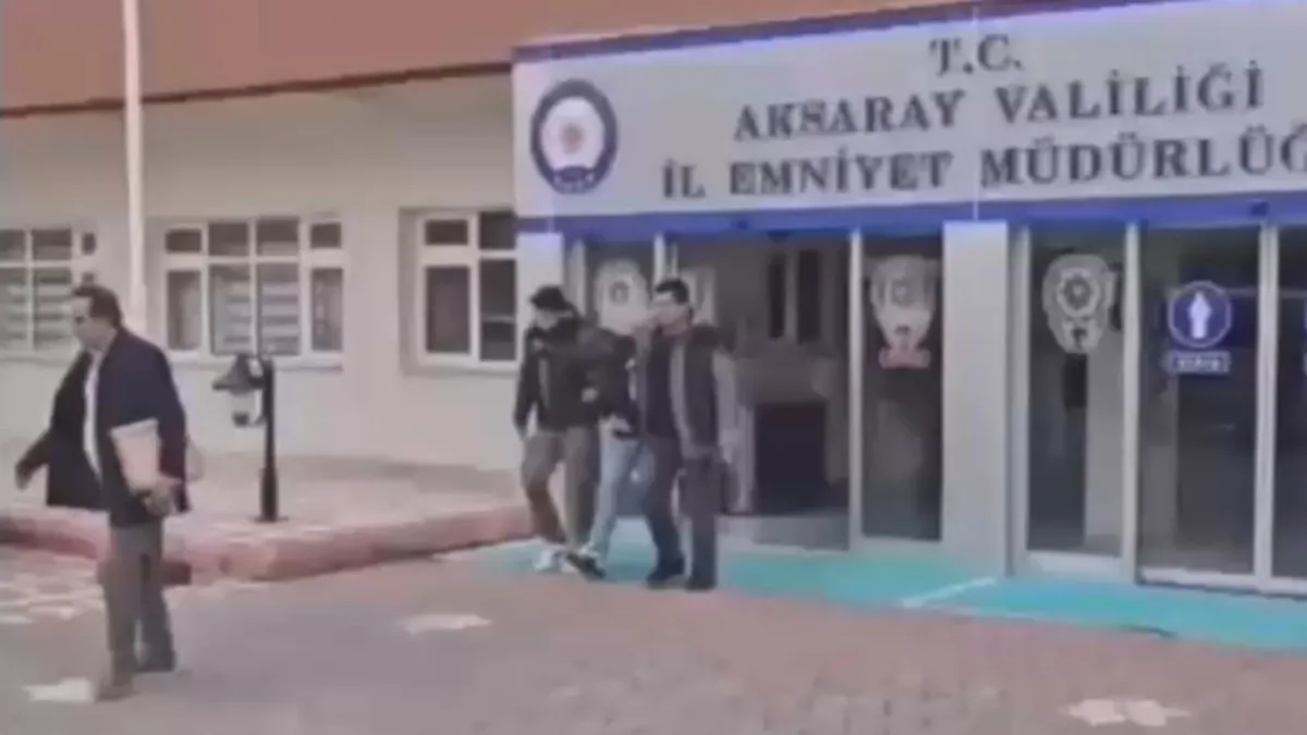 SON DAKİKA… Dolandırıcının ‘Zengin olacaksın’ sözüne kandı! 16 yaşındaki çocuktan babasına büyük şok: Tam 1,5 milyonluk… SON DAKİKA… Dolandırıcının ‘Zengin olacaksın’ sözüne kandı! 16 yaşındaki çocuktan babasına büyük şok: Tam 1,5 milyonluk…