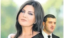 Sibel Can tam zamanında yırttı