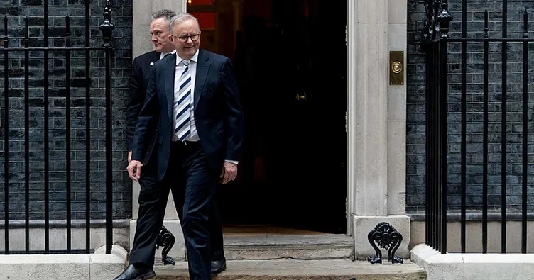  Başbakan Albanese başlıktundan tahliye edildi