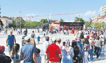 Bedava dondurma için kuyruk oluştu