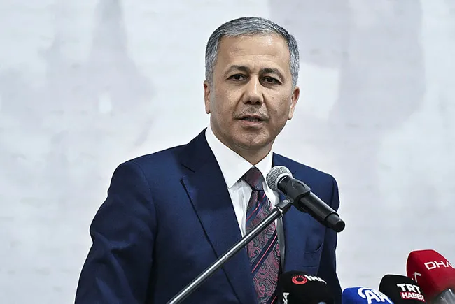 bakan-yerlikaya-duyurdu-selektorle-radar-ikazi-cezasina-iptal-1713258036590.jpg