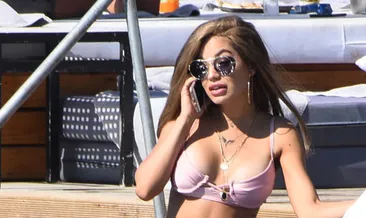 Buse Narcı sıcaktan bunalınca...