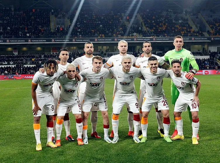 Son dakika Galatasaray transfer haberi: Galatasaray yıldızlara doymuyor! Seferovic’in yerine o isim geliyor...